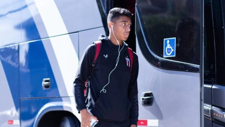 Quem é Pedro Severino, jogador do Bragantino que sofreu acidente de carro