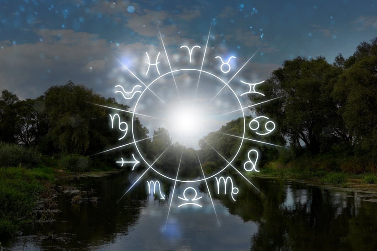 O Sol e os demais astros indicam coragem e determinação, mas também pedem revisões importantes (Imagem: New Africa
| Shutterstock)