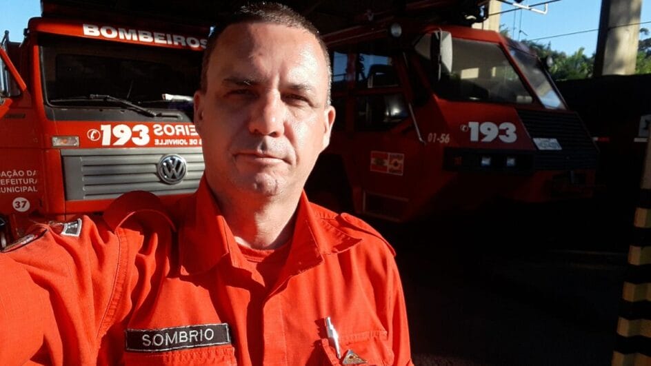 Oficial atuou por 27 anos nos Bombeiros Voluntários de Joinville (Foto: Reprodução, redes sociais)