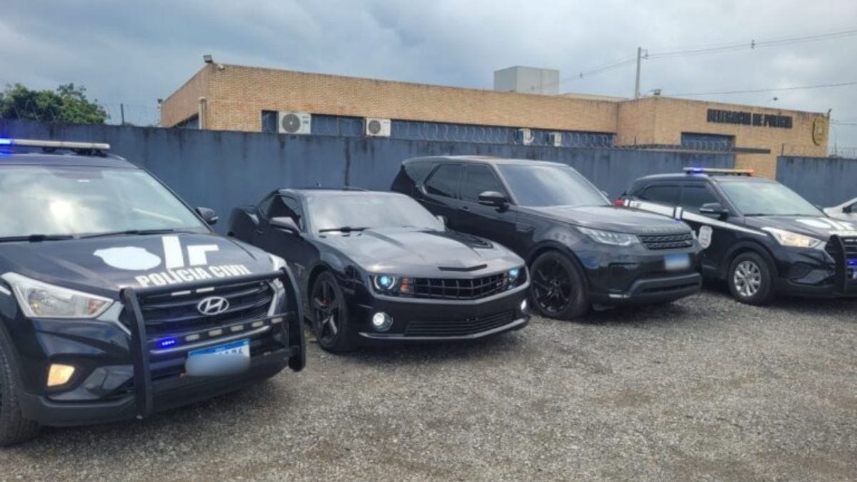 Carros de luxo foram apreendidos em SC (Foto: Polícia Civil, Divulgação)