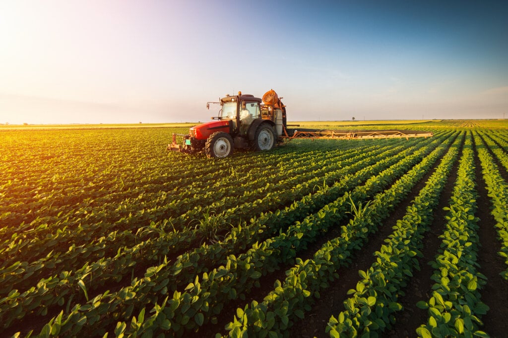 A agricultura moderna requer cultivo intensivo (Imagem: lourencolf | Shutterstock)