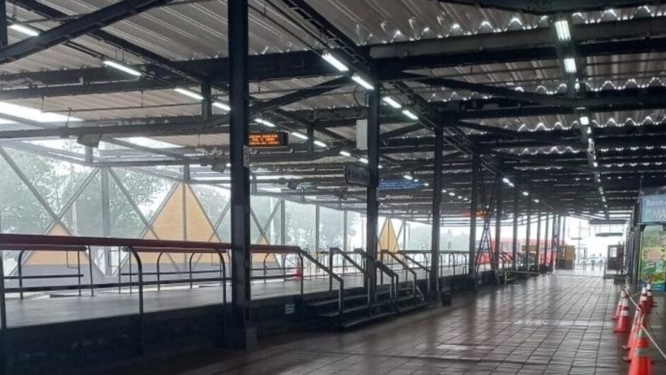 Terminal de ônibus do Boqueirão (Foto: PMPR, Divulgação)