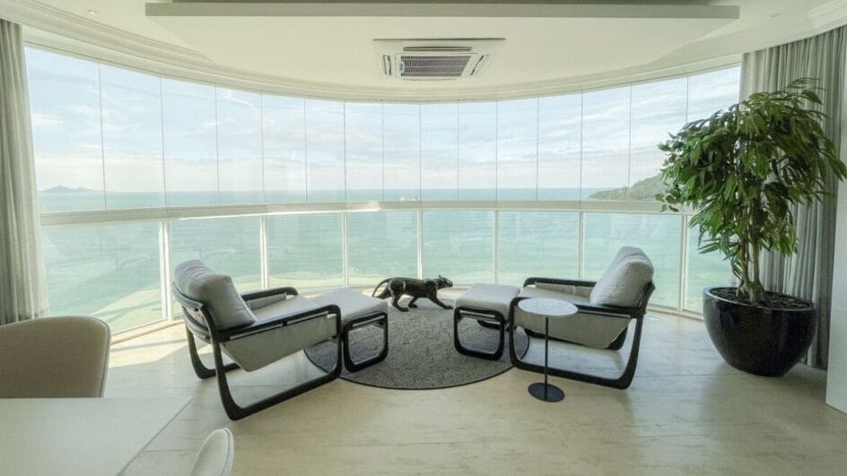 Cobertura duplex em Balneário Camboriú está à venda por R$ 21 milhões (Foto: Divulgação)