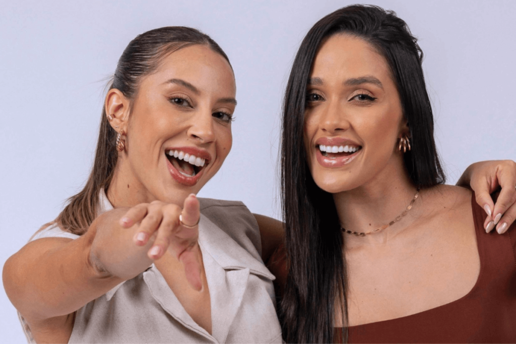 Renata e Eva são amigas desde a infância (Imagem: Reprodução digital | TV Globo)