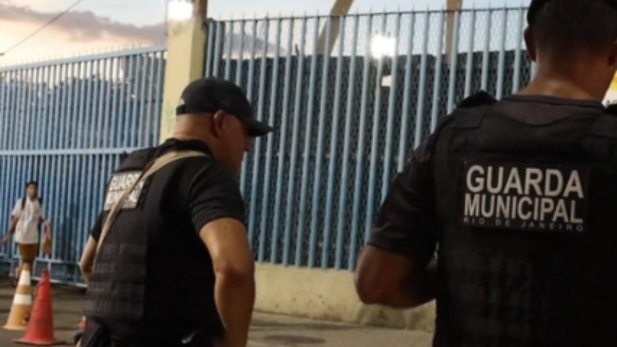 Prisão foi feita no Sambódromo do Rio de Janeiro (Foto: GMRio, Reprodução)