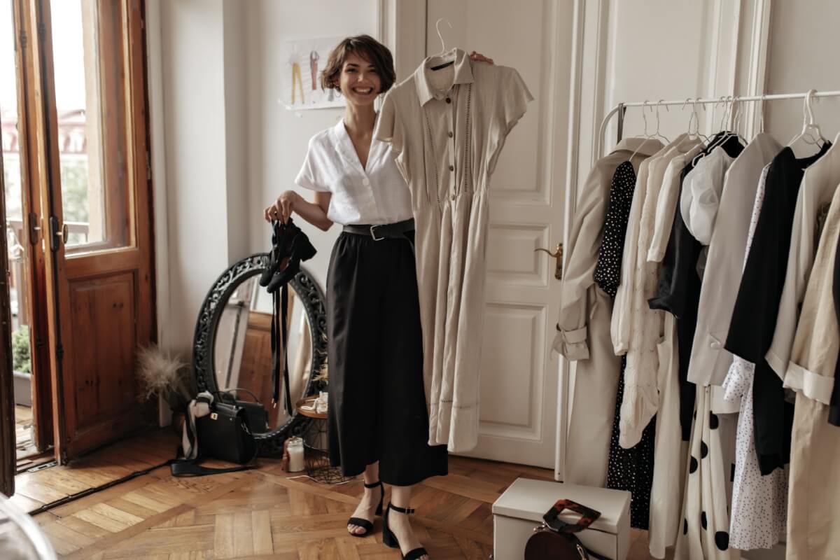 Com algumas adaptações é possível reutilizar roupas no outono (Imagem: Look Studio | Shutterstock)