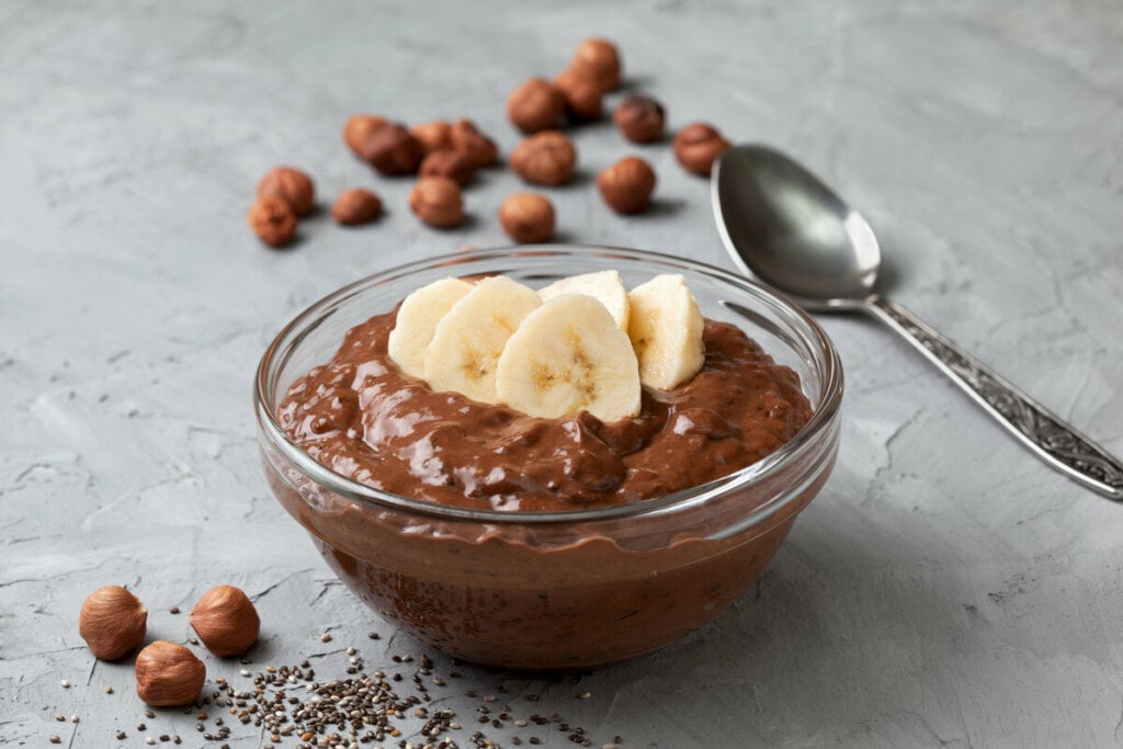 Musse de abacate com chocolate e chia (Imagem: Natashamam |  Shutterstock)