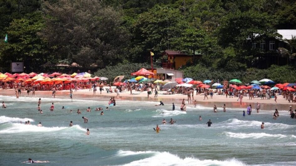Praias de SC tiveram aumento de 40% no gasto médio dos turistas na temporada (Foto; Lucas Amorelli, Arquivo NSC)