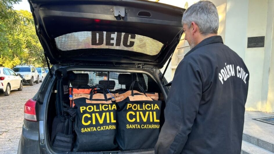 Investigação apura supostas fraudes em licitações que motivaram Operação Dark Shark, em 2023 (Foto: Polícia Civil, Divulgação, Arquivo NSC)