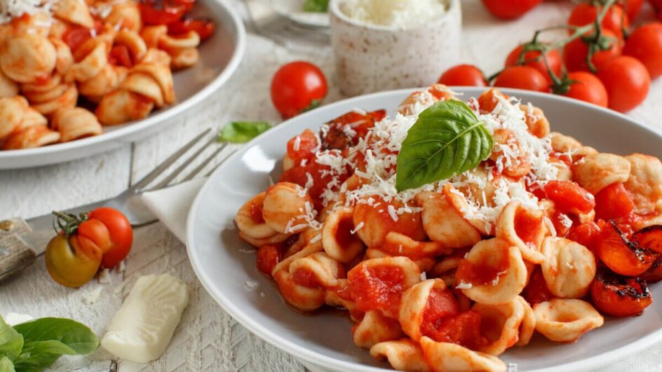 Orecchiette com molho de tomate (Imagem: Katrinshine | Shutterstock)