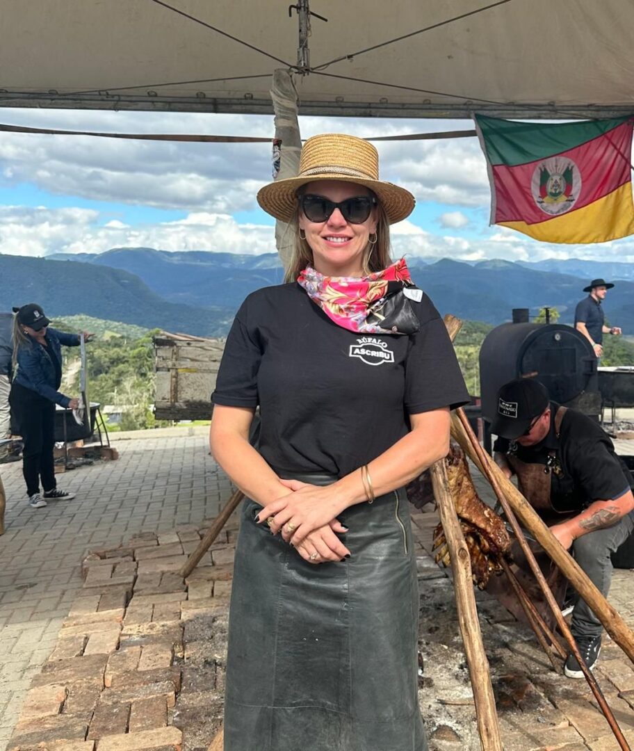 Empres&aacute;ria Desir&eacute;e M&ouml;ller, do RS, na Festa do B&uacute;falo da Neve em SC