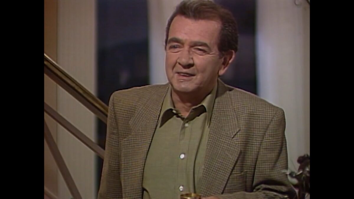 Carlos leva Helena para um jantar na casa de Olga em História de Amor