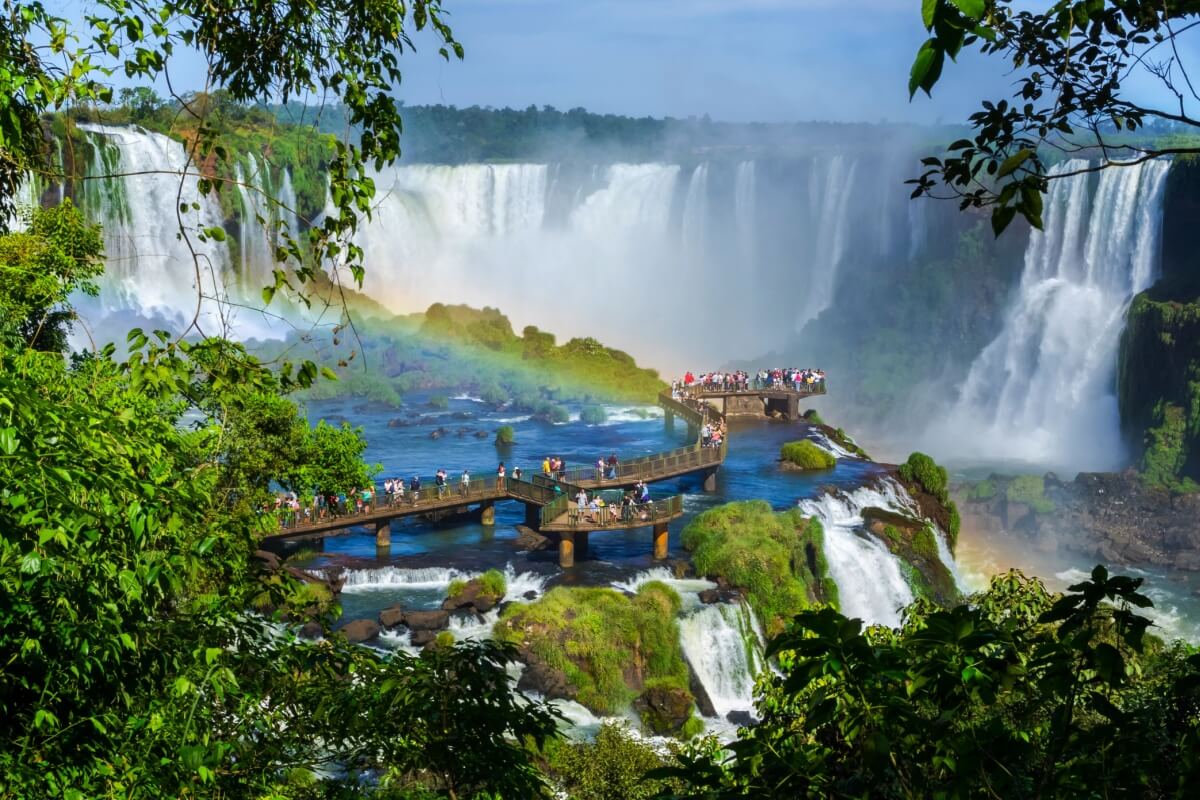 Foz do Iguaçu proporciona belezas naturais e atrações culturais (Imagem: R.M. Nunes | Shutterstock)
