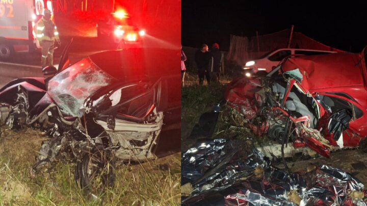 Carros ficaram completamente destruídos (Foto: PMSC, Divulgação)