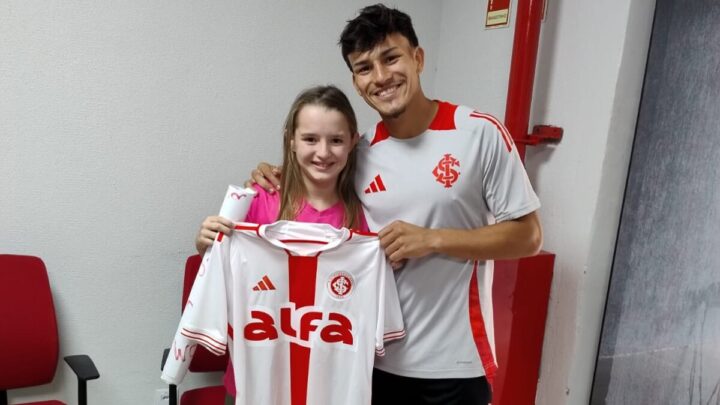 Após viralizar com foto no Beira-Rio, torcedora catarinense ganhará ensaio fotográfico no estádio