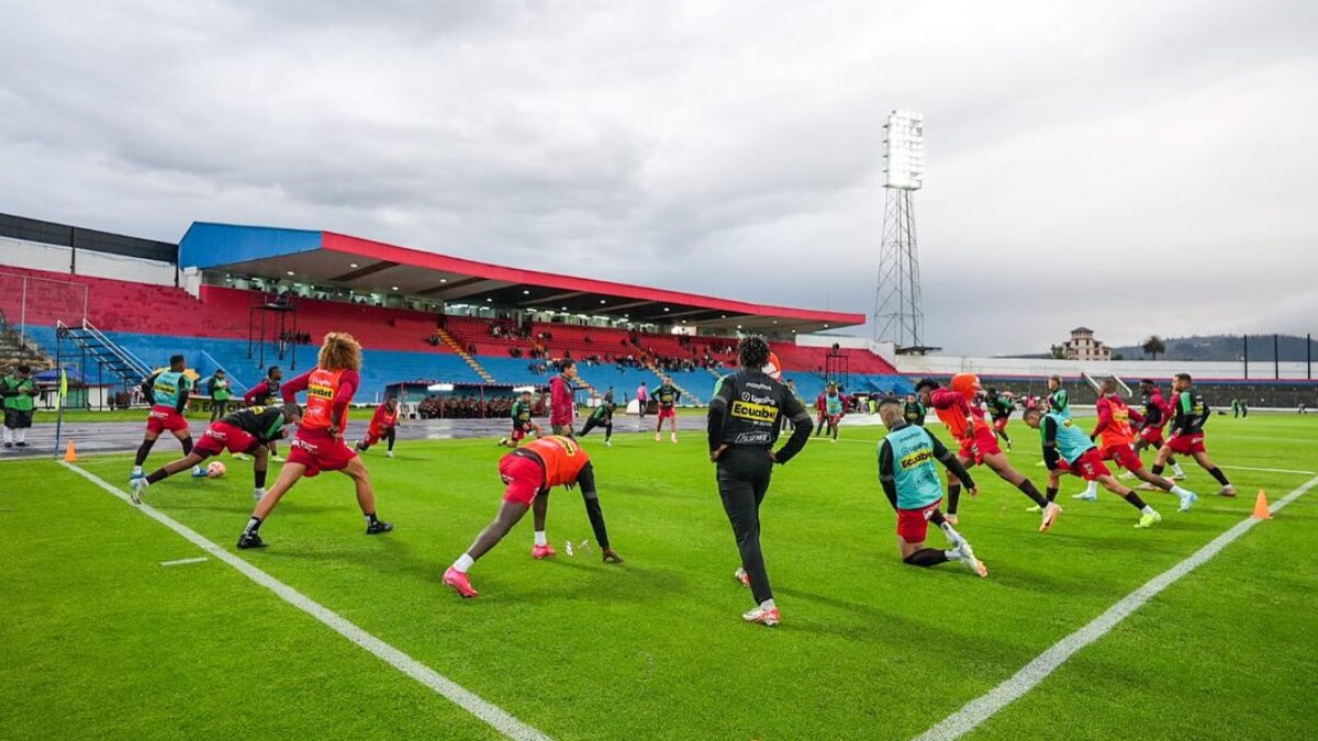 Mushuc Runa está utilizando o Estádio Olímpico de Riobamba na Sul-Americana - (Foto: Redes Sociais, Mushuc Runa)