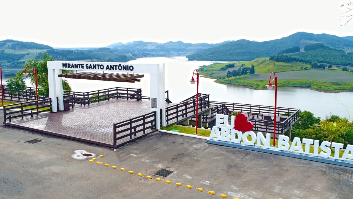 Estrutura que será usada na Represa Garibaldi, para a realização do XIX Circuito de Águas Abertas em Abdon Batista - (Foto: Prefeitura Municipal de Abdon Batista)