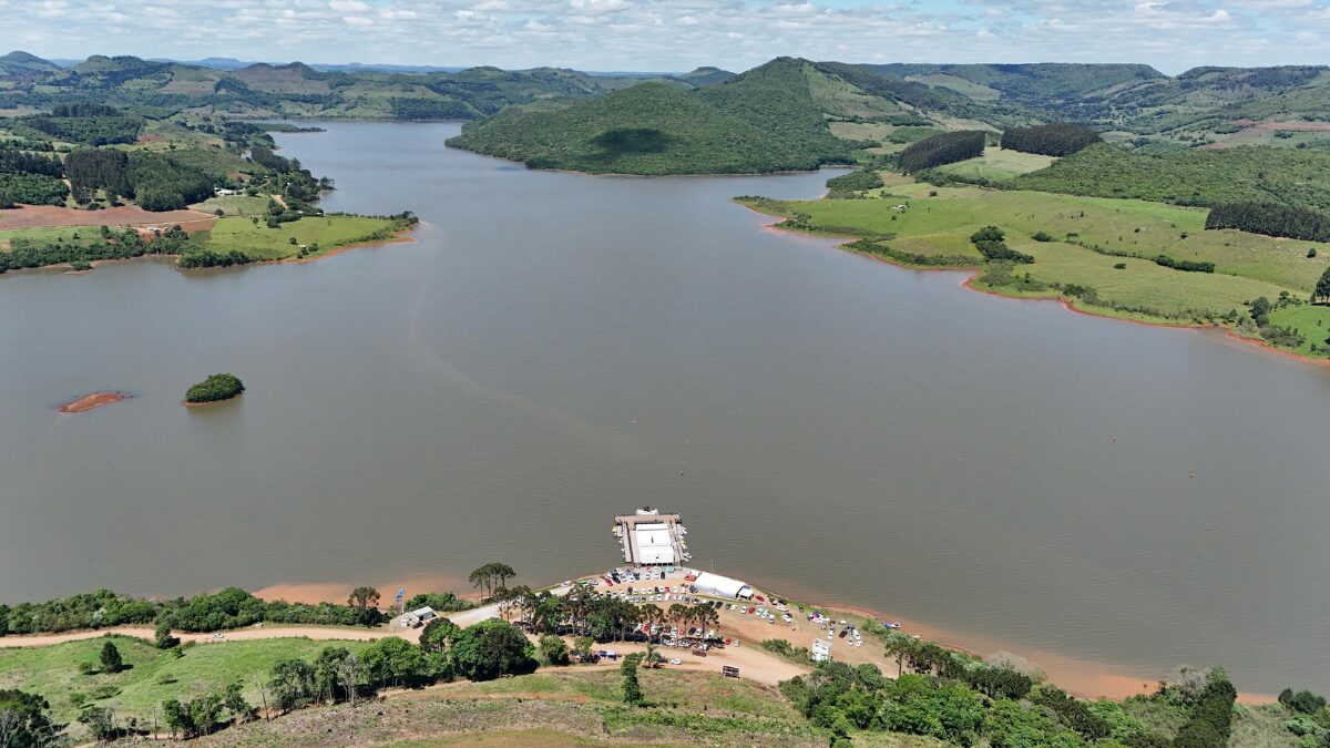Estrutura que será usada na Represa Garibaldi, para a realização do XIX Circuito de Águas Abertas em Abdon Batista - (Foto: Prefeitura Municipal de Abdon Batista)