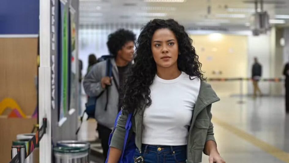Maria de Fátima chega ao Rio de Janeiro depois de vender a casa da família e abandonar a mãe Raquel em Vale Tudo