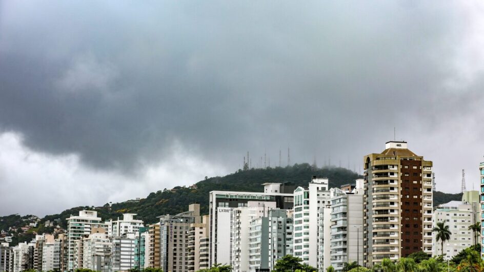 Frente fria avança pelo Estado (Foto: Wenndel Paixão, DC)