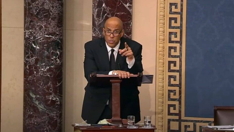 Cory Booker tem 55 anos (Foto: Senator Cory Booker, Youtube, Reprodução)