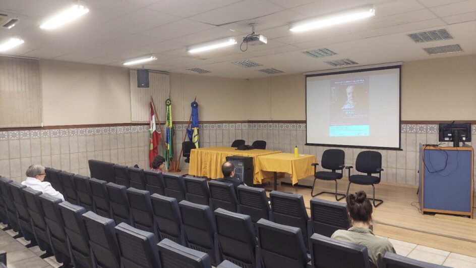 Exibição do filme "Meu Pai" pelo projeto (Foto: André Carvalho, Arquivo pessoal)