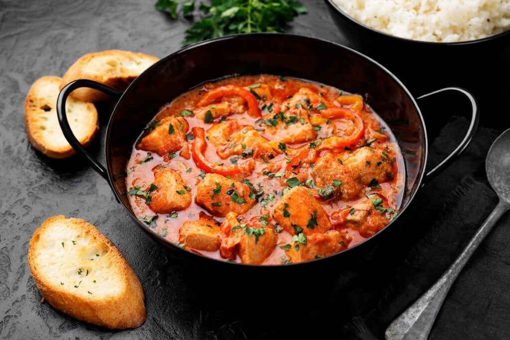 Moqueca de peixe com leite de coco (Imagem: nelea33 | Shutterstock)