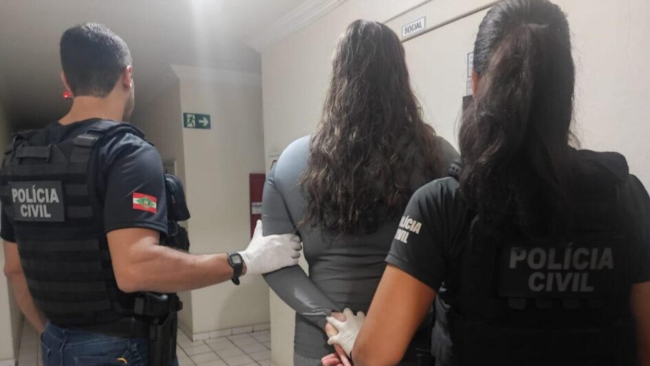 Prisão feita em São Paulo (Foto: PCSC, Reprodução)