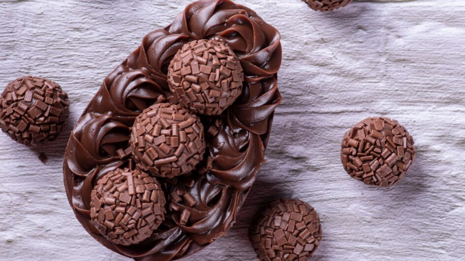 Ovos de Páscoa podem ser preparados em casa (Imagem: flanovais | Shutterstock)