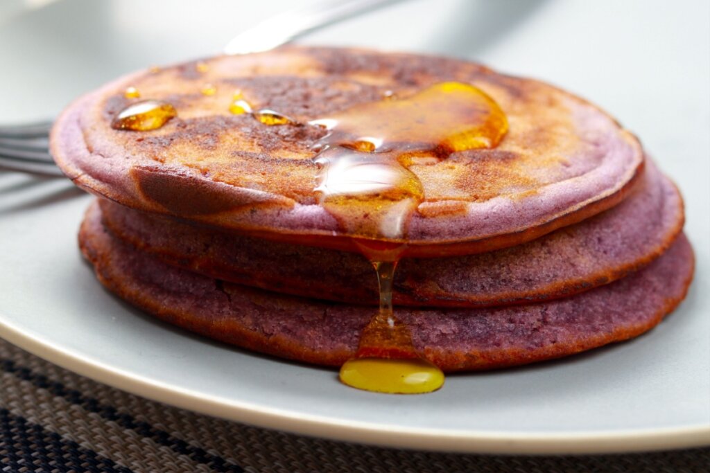 Panqueca de açaí (Imagem: Create Hot Look | Shutterstock)