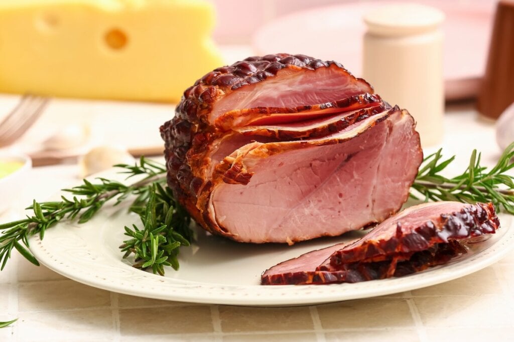 Picanha suína com alho e suco de limão (Imagem: Pixel-Shot | Shutterstock)
