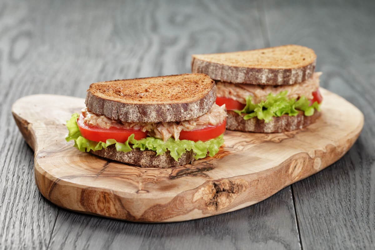 Sanduíche de patê de peixe (Imagem: GCapture | ShutterStock)