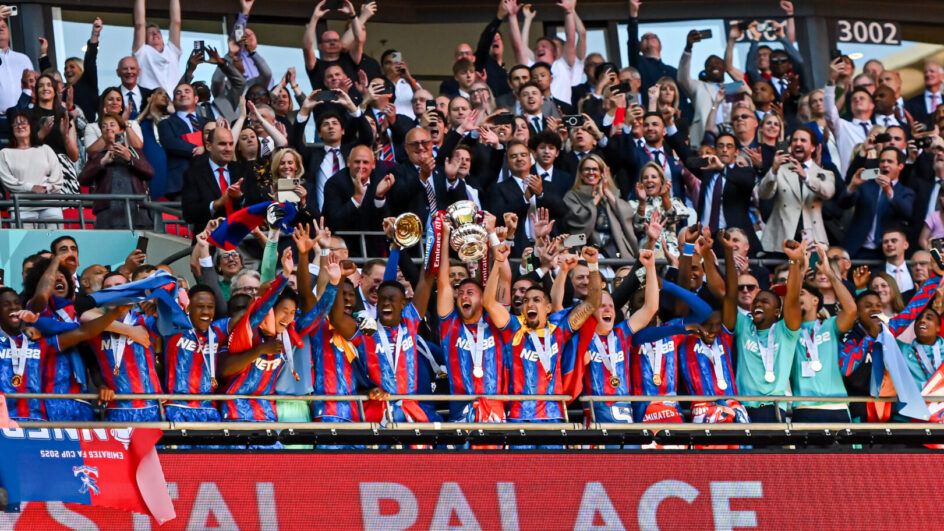 Crystal Palace comemora título da FA Cup