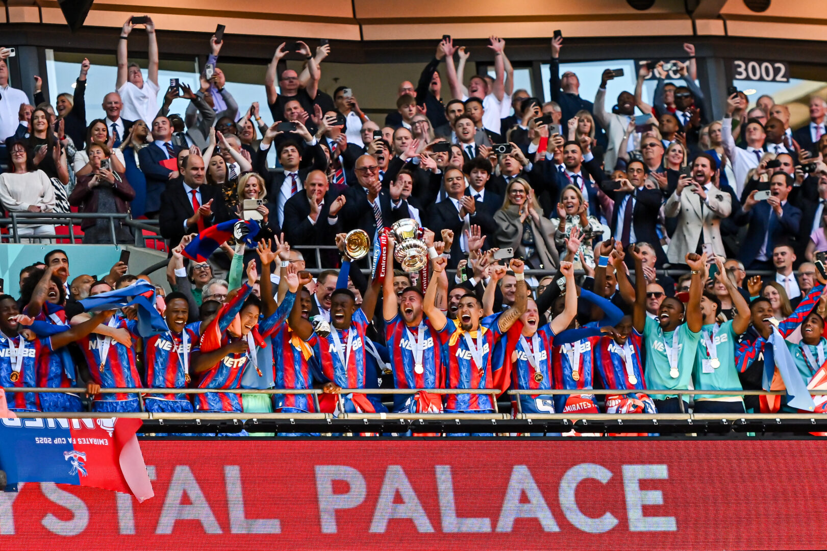 Crystal Palace comemora título da FA Cup