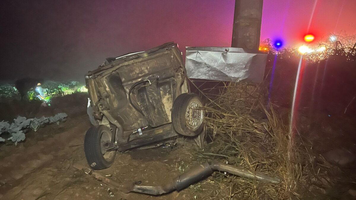 Acidente grave parte carro ao meio e deixa dois mortos em rodovia no Extremo-Sul de SC