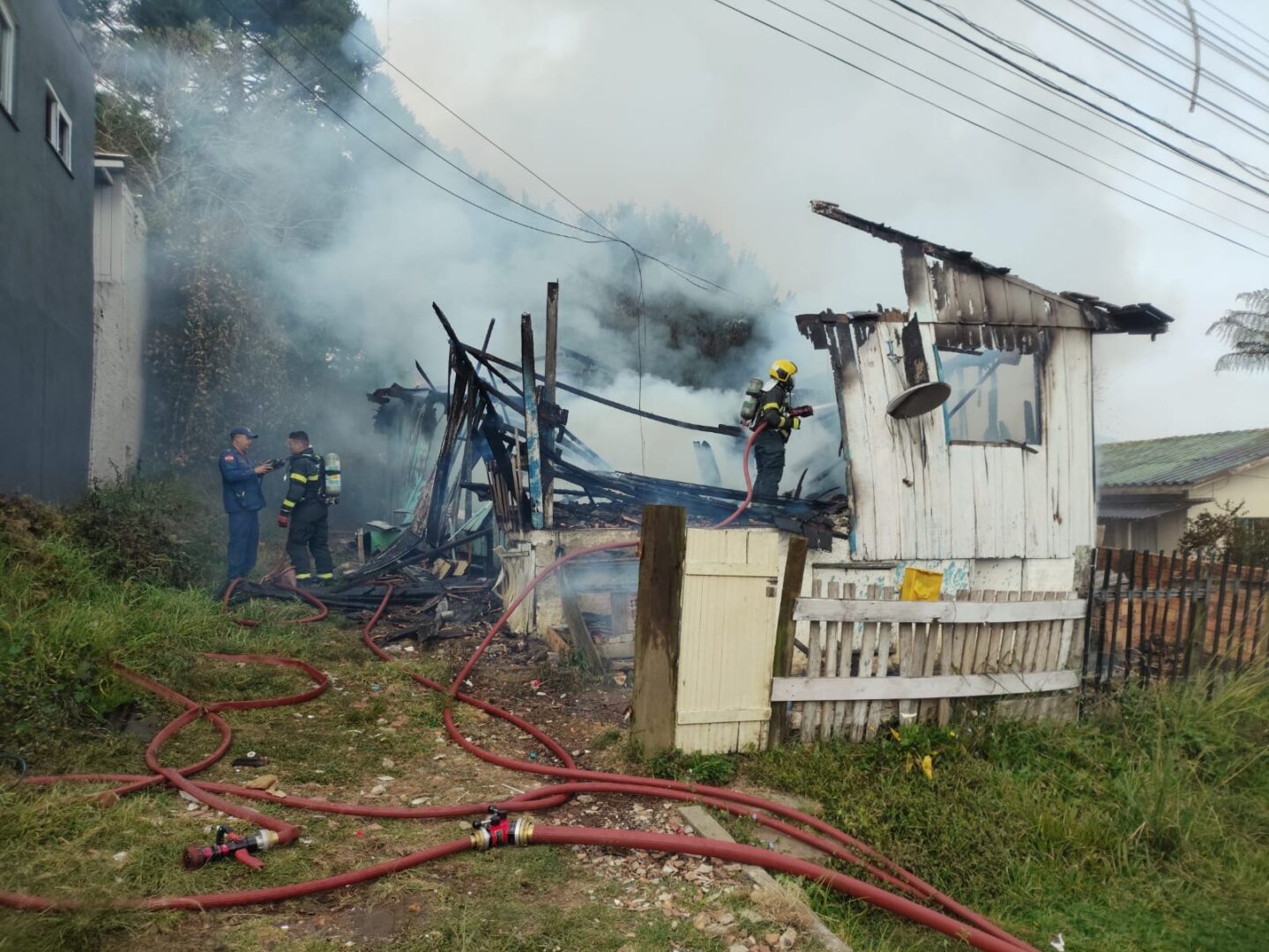 casa em chamas