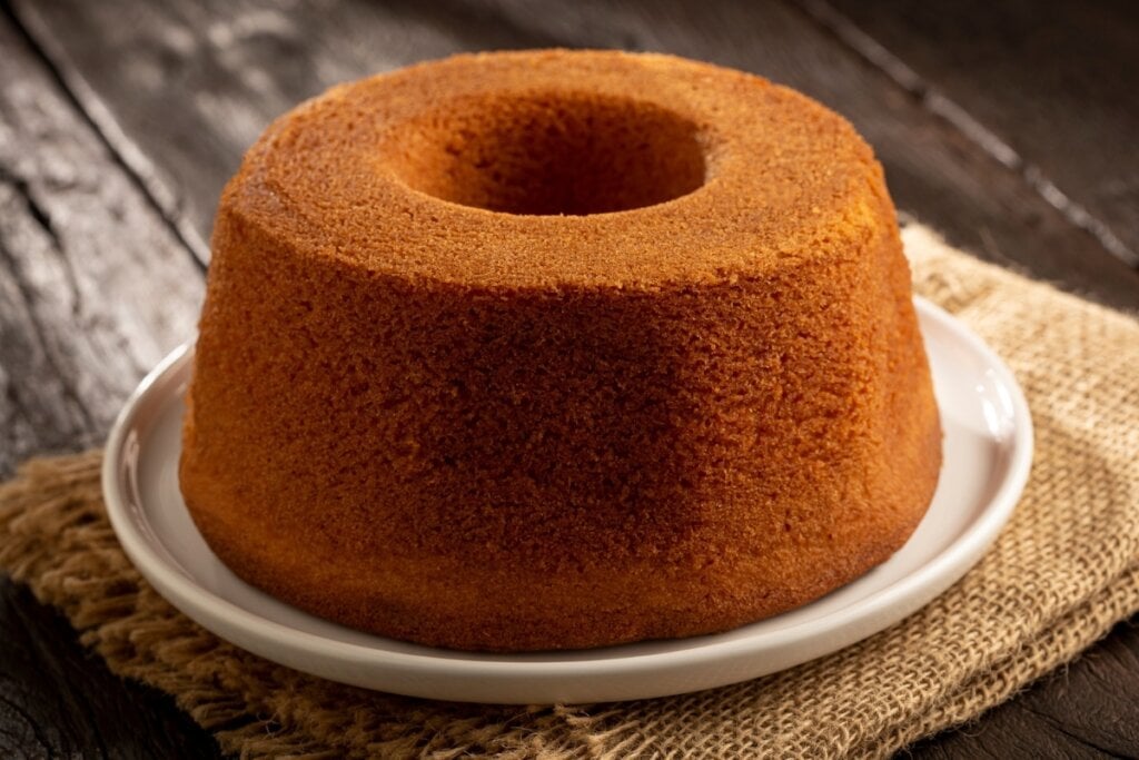 Bolo de coco com iogurte natural (Imagem: WS-Studio | Shutterstock)