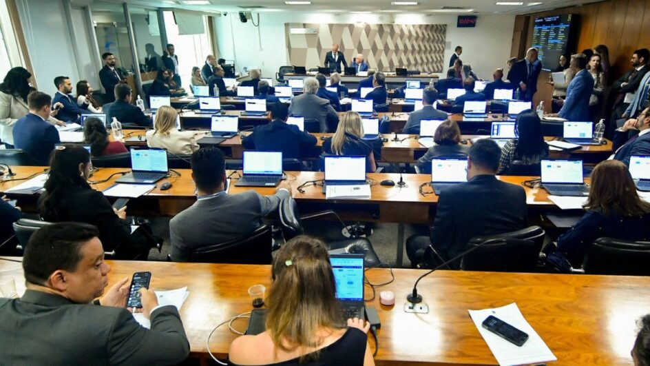 CCJ do Senado aprovou proposta nesta quarta-feira (Foto: Geraldo Magela, Agência Senado)