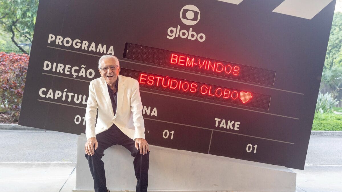 Carlos Alberto de Nóbrega foi à Globo para participar do Domingão com Huck. Emocionado, relembrou sua história e foi homenageado por amigos e familiares