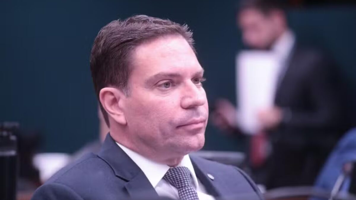 Como votaram deputados de SC no texto que barra ação contra Ramagem por tentativa de golpe