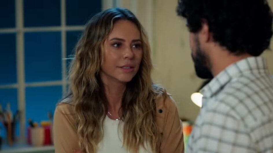 Em Vale Tudo, Heleninha confessa para Ivan que bebeu novamente