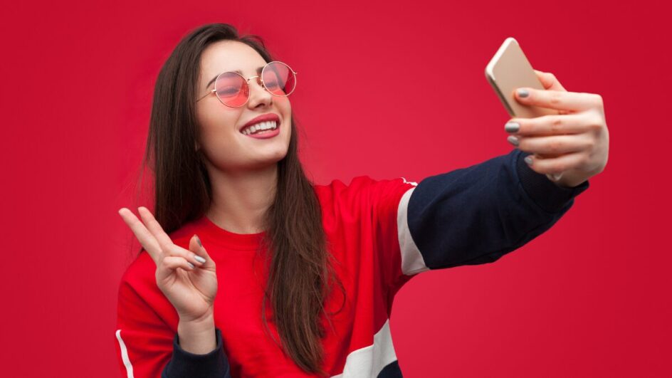 Frases para Postar Foto Sozinha 150 ideias de legendas para usar no Instagram
