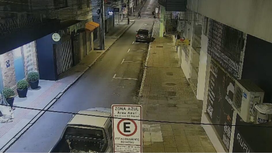 Homem é espancado por duas pessoas em situação de rua no Centro de Florianópolis