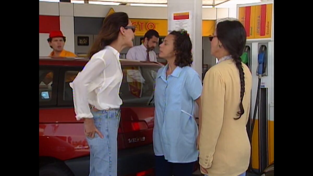 Joyce se mete na briga