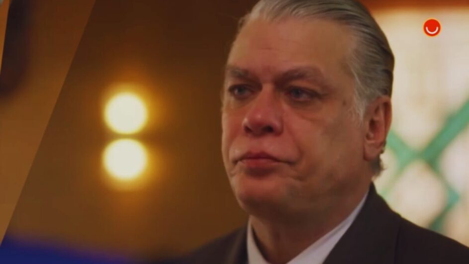 Juliano diz ao delegado que Clarice é assassina de Valéria em Garota do Momento