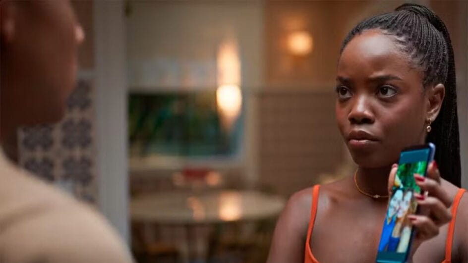 Leo (Clara Moneke) vai encontrar a carta de Ellen para Sofia em Dona de Mim