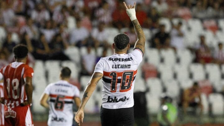 Luciano deve ser titular pelo São Paulo no jogo deste sábado (24), no Morumbis