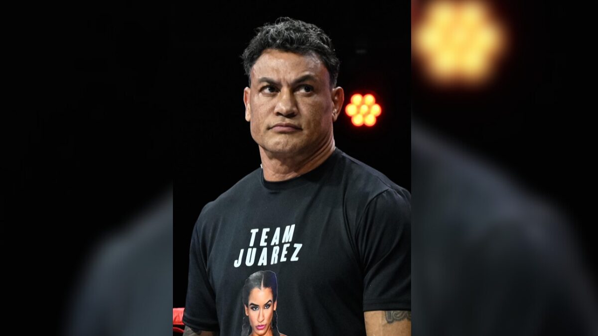 Popó de corner da sua esposa Emilene Juarez no Fight Music 6 - (Foto: Reprodução, Combate)