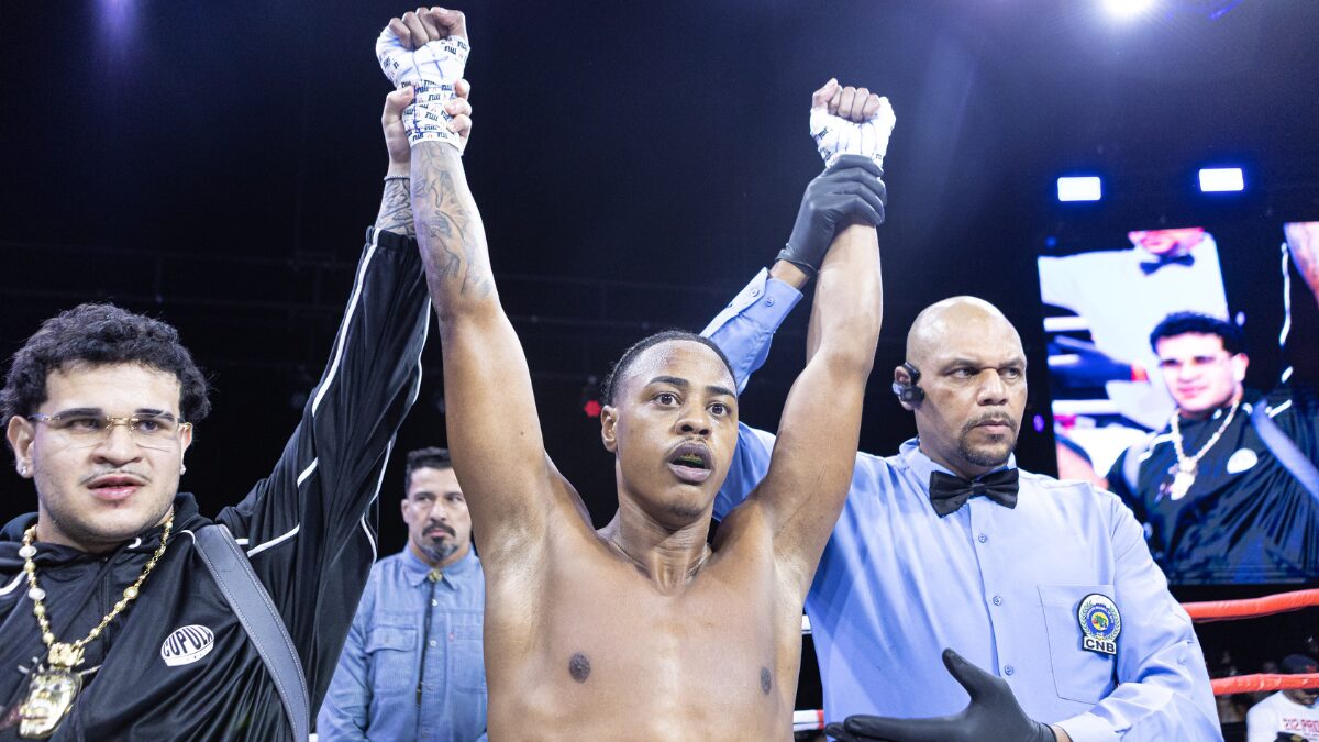 TZ da Coronel nocauteou Daniel Rocha no 1º round - (Fotos: Danilo Fernandes, Jhony Inácio)