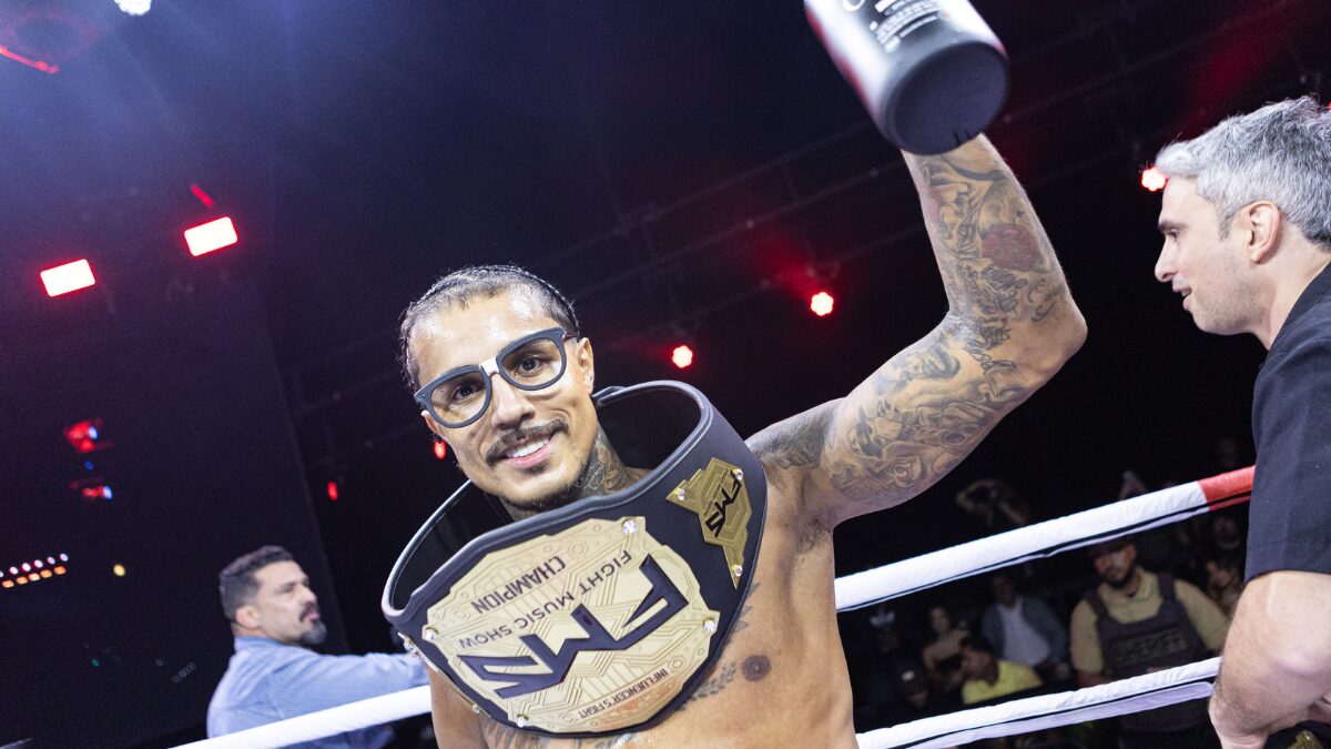 MC Livinho nocauteou Lucas Veloso no 1º round - (Fotos: Danilo Fernandes, Jhony Inácio)